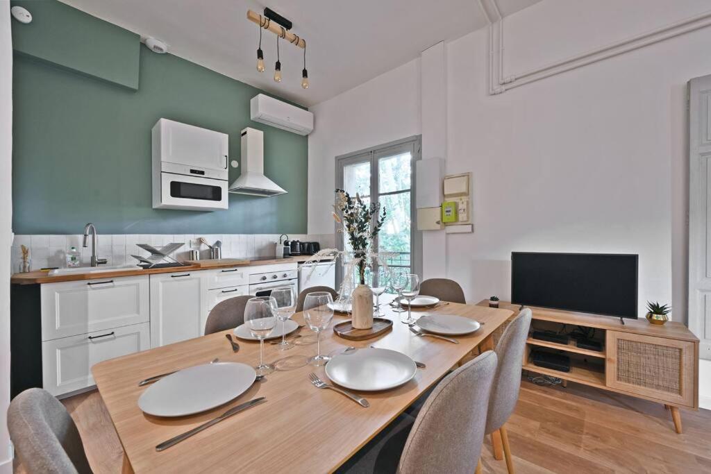Apartment Au Coeur Des Platanes - Parking Gratuit Sous-terrain - Clim - Balcon *