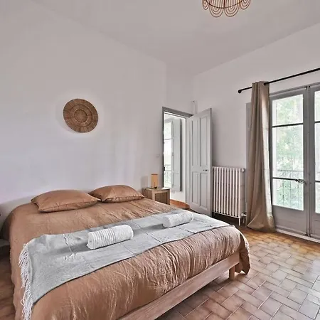Ferienwohnung Au Coeur Des Platanes - Parking Gratuit Sous-Terrain - Clim - Balcon Avignon Exterior foto