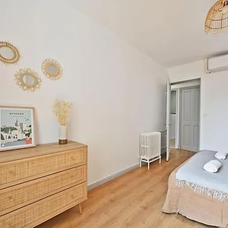 Ferienwohnung Au Coeur Des Platanes - Parking Gratuit Sous-Terrain - Clim - Balcon Avignon Exterior foto