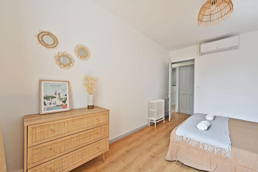 Au Coeur Des Platanes - Parking Gratuit Sous-terrain - Clim - Balcon Apartment